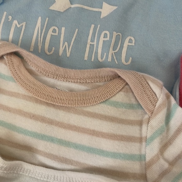 SOLD-Baby girl bundle 0-3 months - Picture 9 of 14